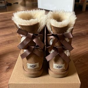 brown ugg bailey bows